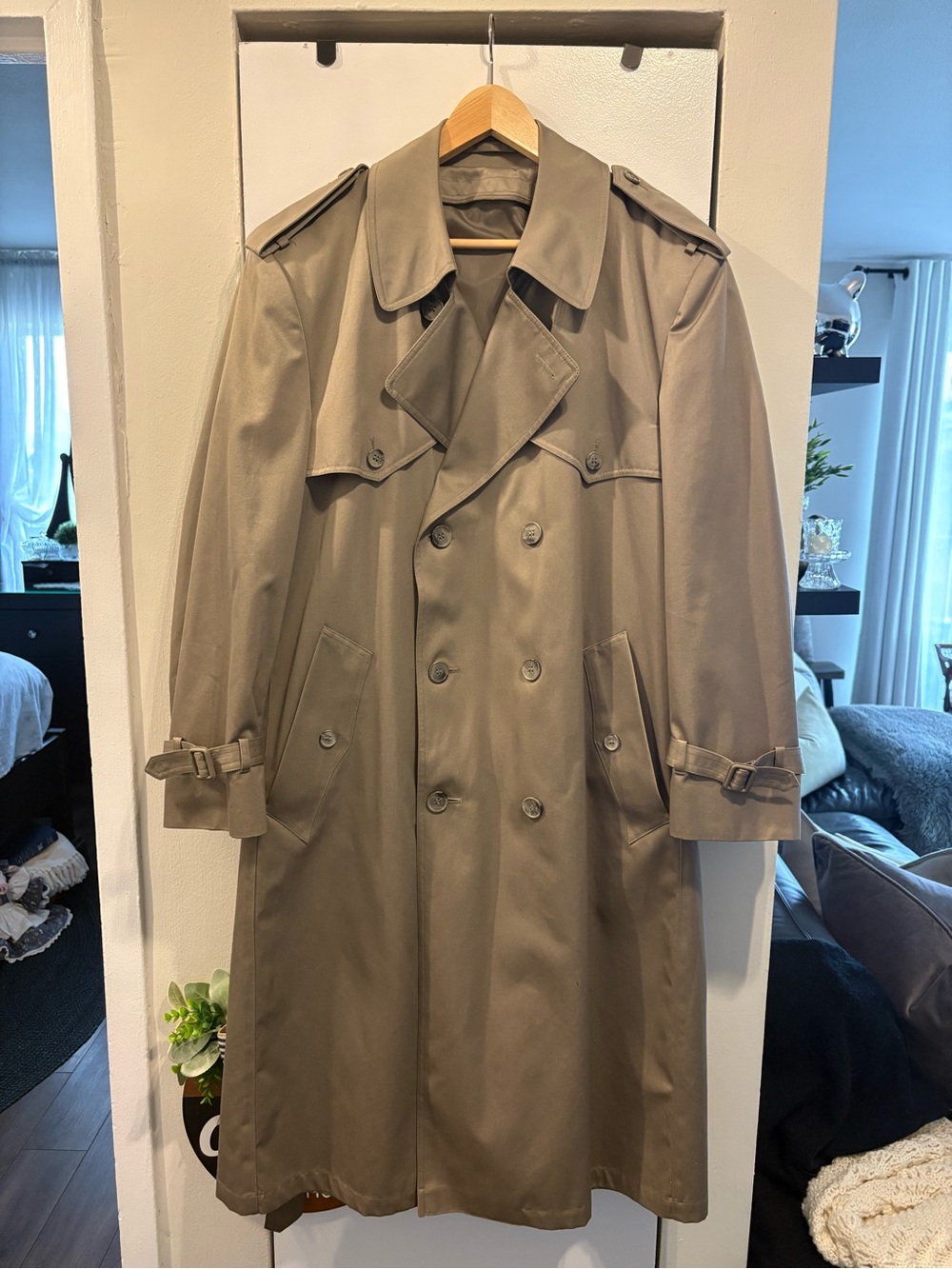PRIVATE COLLECTION - Vintage London Fog Double-Breasted Trench Coat
